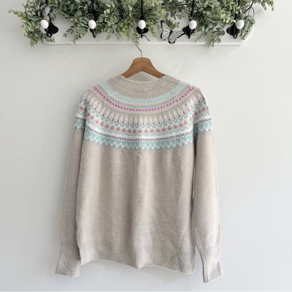 Vineyard Vines Cream and Blue Sweater